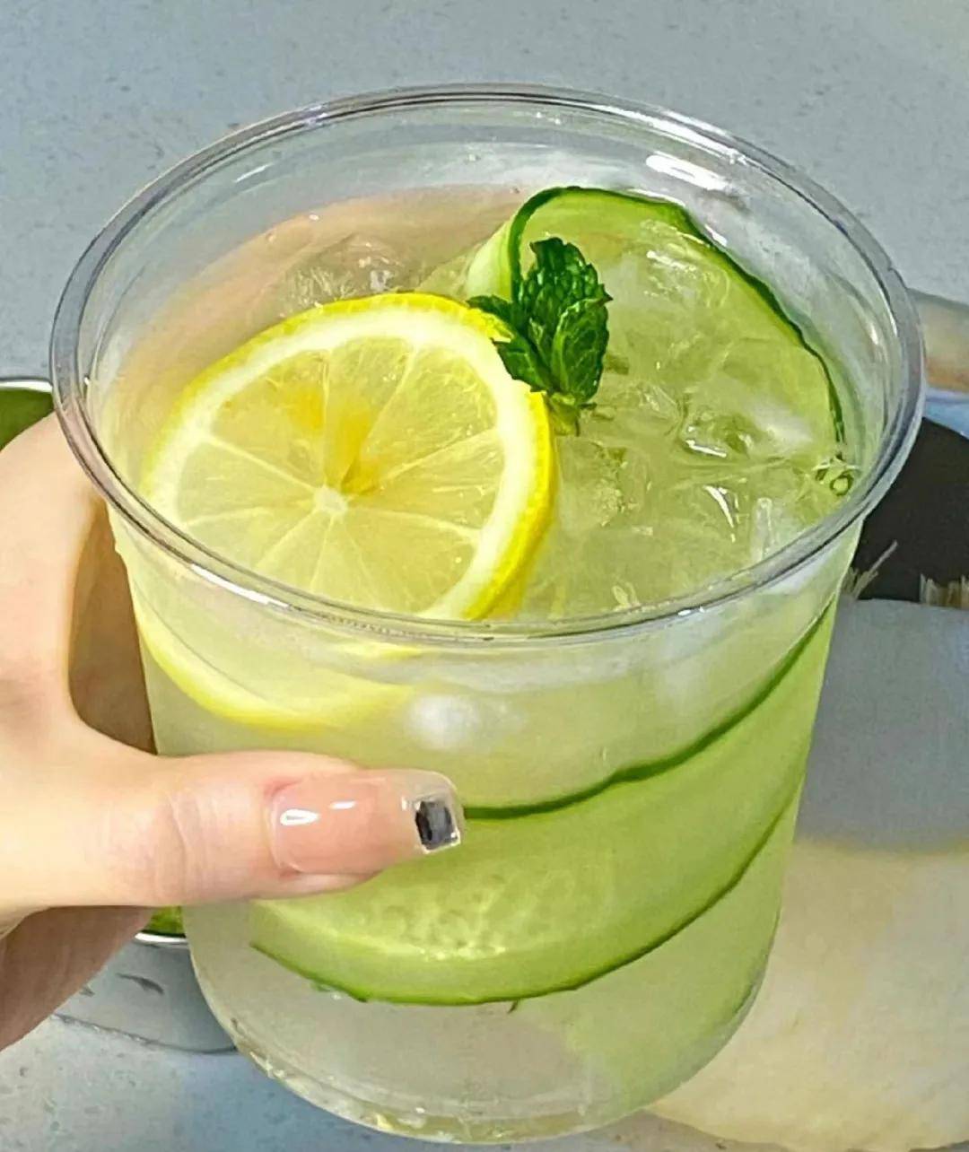 柠檬水低至1元！疯狂内卷的柠檬水靠什么赚钱？